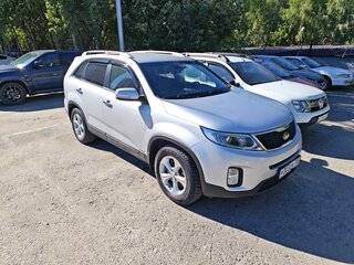 2017 Kia Sorento II Рестайлинг, серебристый, 1790000 рублей, вид 1