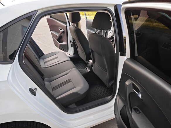 2016 Volkswagen Polo V Рестайлинг, белый, 1050000 рублей - вид 16