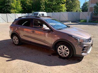 2021 Kia Rio X IV Рестайлинг, коричневый, 1800000 рублей, вид 2