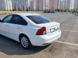 2012 Volvo S40 II Рестайлинг, белый, 1100000 рублей, вид 3