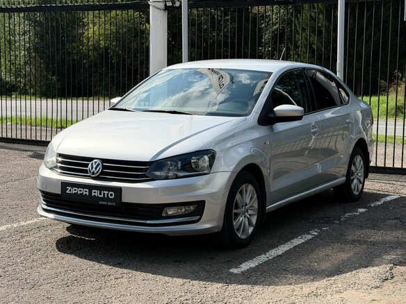 2016 Volkswagen Polo V Рестайлинг, серебристый - вид 2