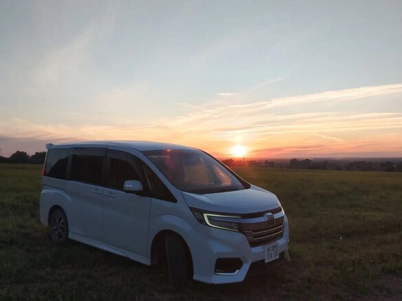 2017 Honda Stepwgn Spada V Рестайлинг, белый, 2500000 рублей - вид 4