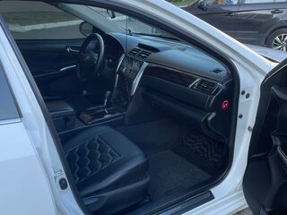 2015 Toyota Camry VII (XV50) Рестайлинг, белый, 1790000 рублей, вид 5