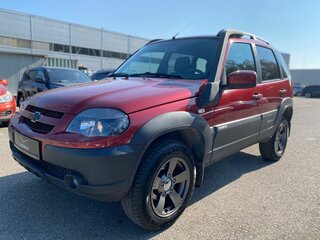 2017 Chevrolet Niva I Рестайлинг, красный, 750000 рублей, вид 2