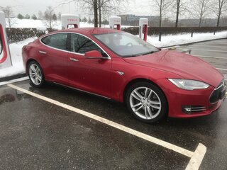 2014 Tesla Model S P85 I, красный, 2000000 рублей, вид 4