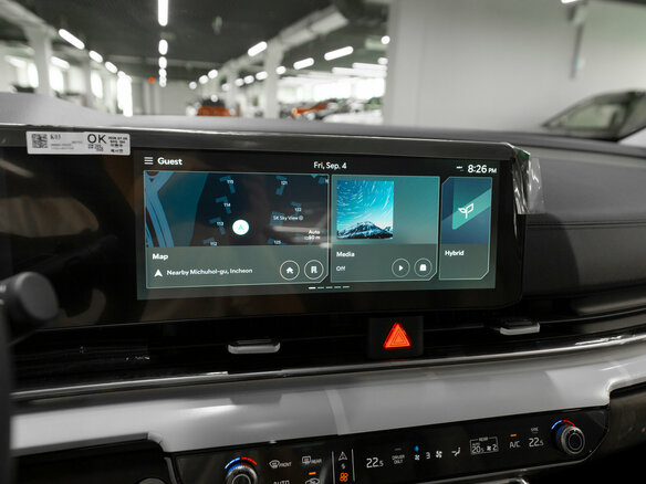 2026 Kia Carnival IV Рестайлинг, серый, 7200000 рублей - вид 22