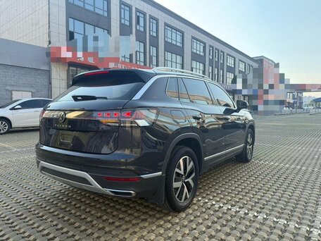 2022 Volkswagen Tayron I, чёрный, 2200000 рублей, вид 4