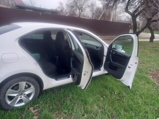 2015 Skoda Octavia III (A7), белый, 1500000 рублей, вид 4