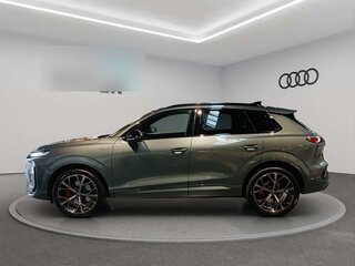 2025 Audi Q3 TFSI III (FJ), зелёный, 6575000 рублей, вид 2