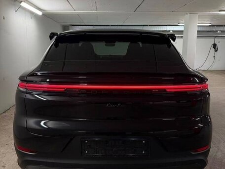 2026 Porsche Cayenne Turbo E-Hybrid Coupé III Рестайлинг, чёрный, 32250000 рублей, вид 4