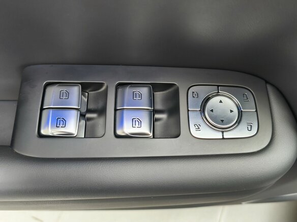 2023 Li Auto (Lixiang) L9 44.5 kWh I, чёрный, 7279000 рублей - вид 11