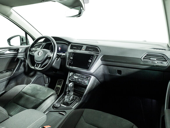 2020 Volkswagen Tiguan II, серебристый, 2100000 рублей - вид 8