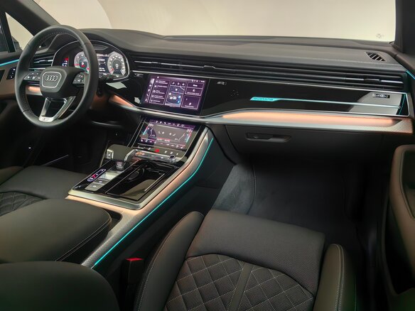 2024 Audi Q7 50 TDI II (4M) Рестайлинг 2, чёрный - вид 4