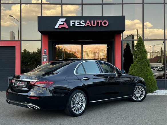 2021 Mercedes-Benz E-Класс 250 V (W213, S213, C238) Рестайлинг, чёрный, 4108000 рублей - вид 4