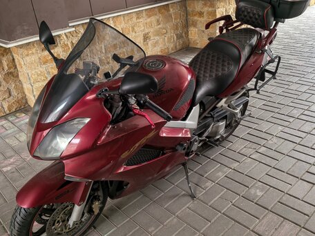 2005 Honda VFR 800, красный, 485000 рублей, вид 1