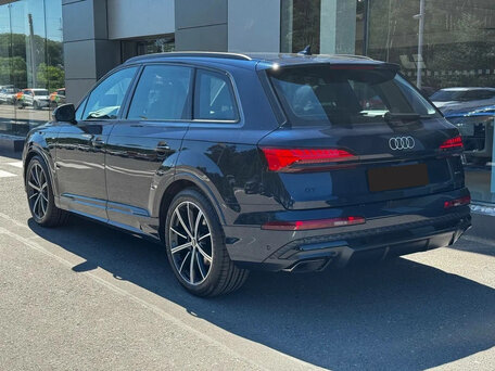 2025 Audi Q7 55 TFSI II (4M) Рестайлинг 2, синий, 11280000 рублей, вид 4