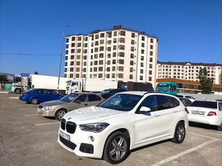 2018 BMW X1 20i xDrive II (F48), белый, 2200000 рублей, вид 1