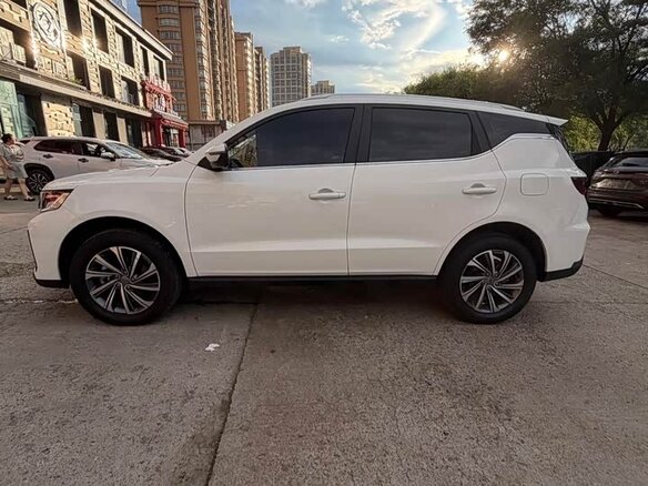 2022 Geely Vision X6 Pro, белый, 1200000 рублей - вид 3