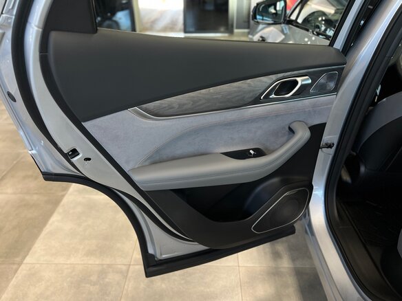 2026 Geely Galaxy M7, серебристый - вид 33