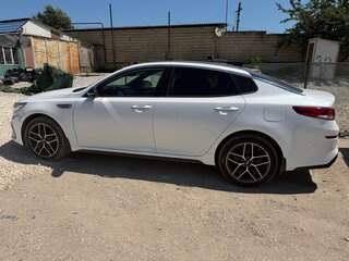 2019 Kia Optima IV Рестайлинг, белый, 1860000 рублей, вид 4