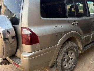 2003 Mitsubishi Pajero III Рестайлинг, бежевый, 750000 рублей, вид 1