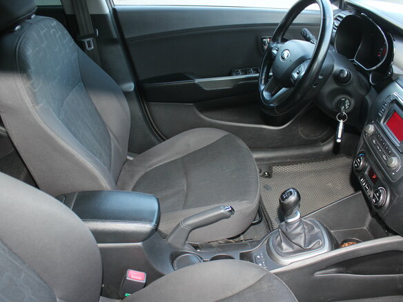 2013 Kia Rio 5-speed III, серый, 757000 рублей - вид 13