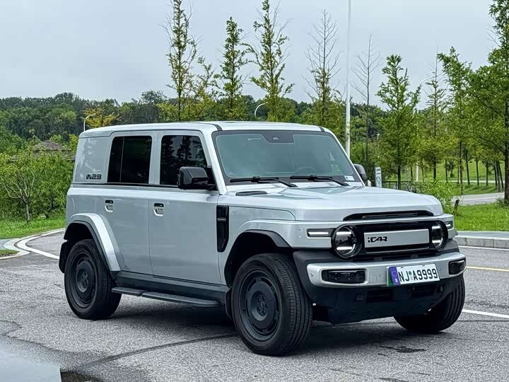 Открыть фотографии: iCar V23