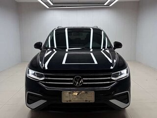 2023 Volkswagen Tiguan Allspace II Рестайлинг, чёрный, 2540000 рублей, вид 2