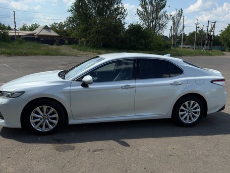 2019 Toyota Camry VIII (XV70), белый, 2800000 рублей, вид 5