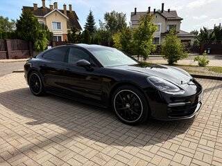 2022 Porsche Panamera 4 II Рестайлинг, чёрный, 8890000 рублей, вид 2
