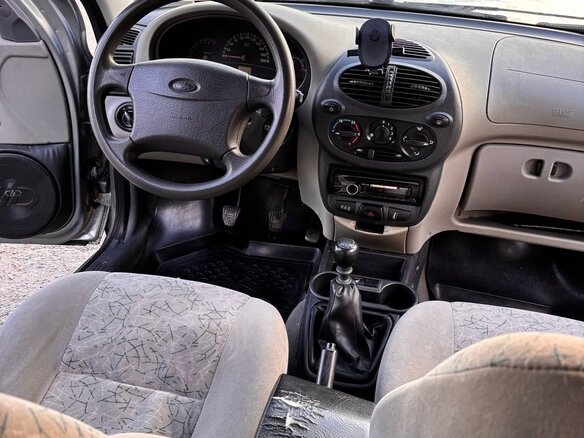 2010 Lada (ВАЗ) Kalina I, серый, 155000 рублей - вид 3