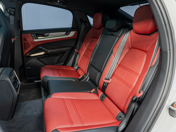2024 Porsche Cayenne Coupé III Рестайлинг, серый, 17990000 рублей - вид 21