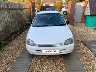 1999 Toyota Starlet V (P90), белый, 215000 рублей, вид 2