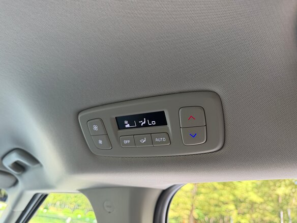 2025 Kia Carnival IV Рестайлинг, белый, 5800000 рублей - вид 33