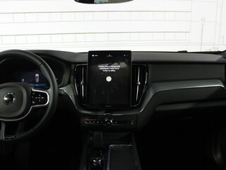 2025 Volvo XC60 II Рестайлинг 2, чёрный, 6100000 рублей, вид 2