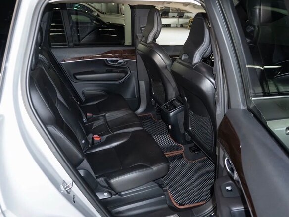 2019 Volvo XC90 II, серебристый, 4340000 рублей - вид 14