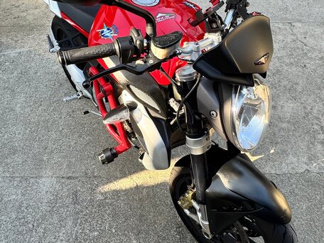 2013 MV Agusta Brutale 675, красный, 405000 рублей, вид 4