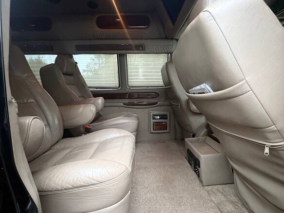 2011 Chevrolet Express II, чёрный, 1700000 рублей - вид 16
