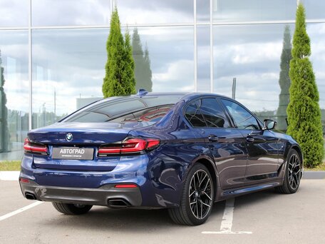 2018 BMW 5 серии 530d xDrive VII (G30/G31/G38), синий, 3880000 рублей, вид 4