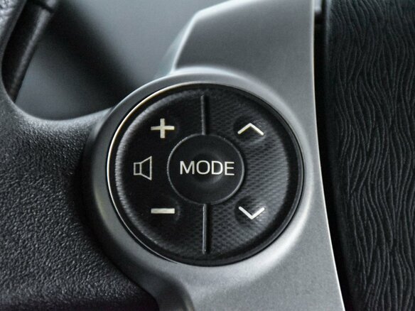 2015 Toyota Prius III Рестайлинг (XW30), белый, 1169000 рублей - вид 21