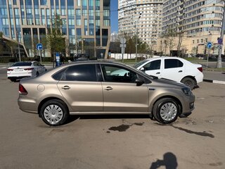 2018 Volkswagen Polo V Рестайлинг, золотистый, 1050000 рублей, вид 3