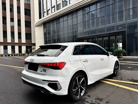 2023 Audi A3 Sportback 35 TFSI IV (8Y), белый, 2190000 рублей, вид 5