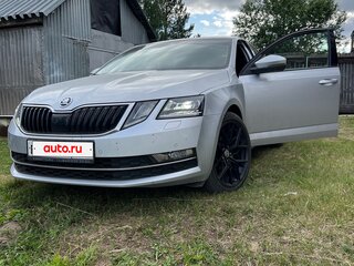 2017 Skoda Octavia III (A7) Рестайлинг, серебристый, 2050000 рублей, вид 2