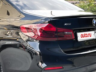 2017 BMW 5 серии 540i xDrive VII (G30/G31/G38), чёрный, 4350000 рублей, вид 2