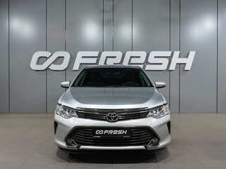 2015 Toyota Camry VII (XV50) Рестайлинг, серебристый, 1874000 рублей, вид 3
