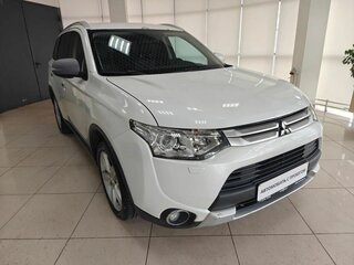 2014 Mitsubishi Outlander III, белый, 1249000 рублей, вид 3