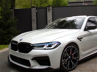 2018 BMW 5 серии 540i xDrive VII (G30/G31/G38), белый, 5500000 рублей, вид 1
