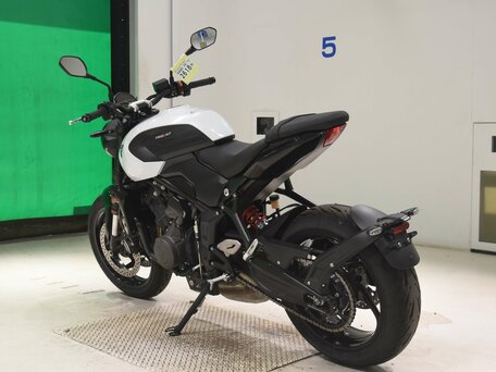 2026 Triumph Trident 660, белый, 1040000 рублей, вид 5