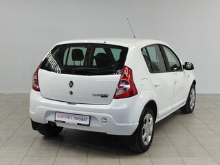 2012 Renault Sandero I, белый, 650000 рублей, вид 5