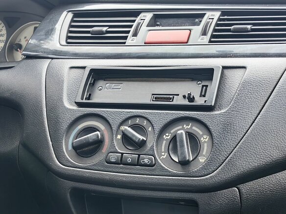 2004 Mitsubishi Lancer IX, чёрный, 149000 рублей - вид 12